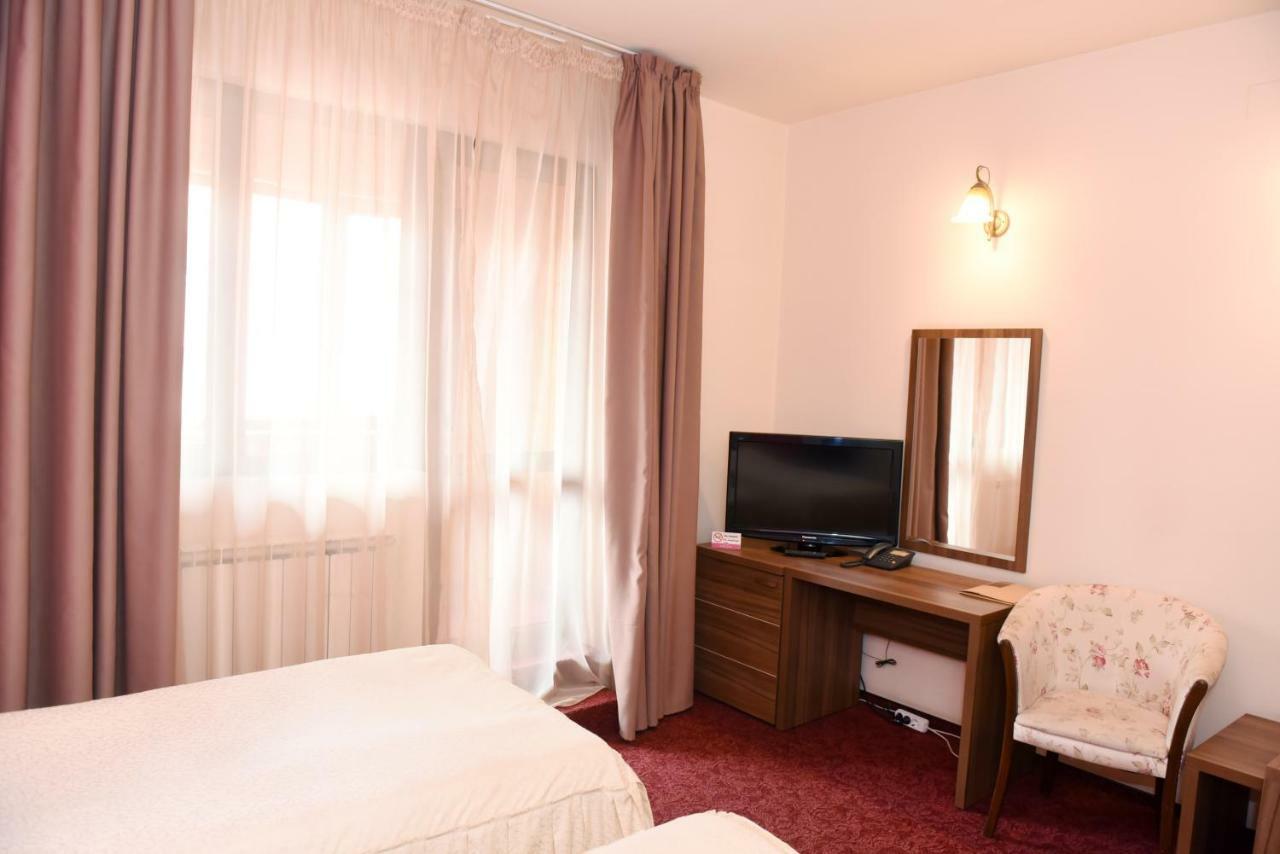 Hotel Gema Braşov Exterior foto